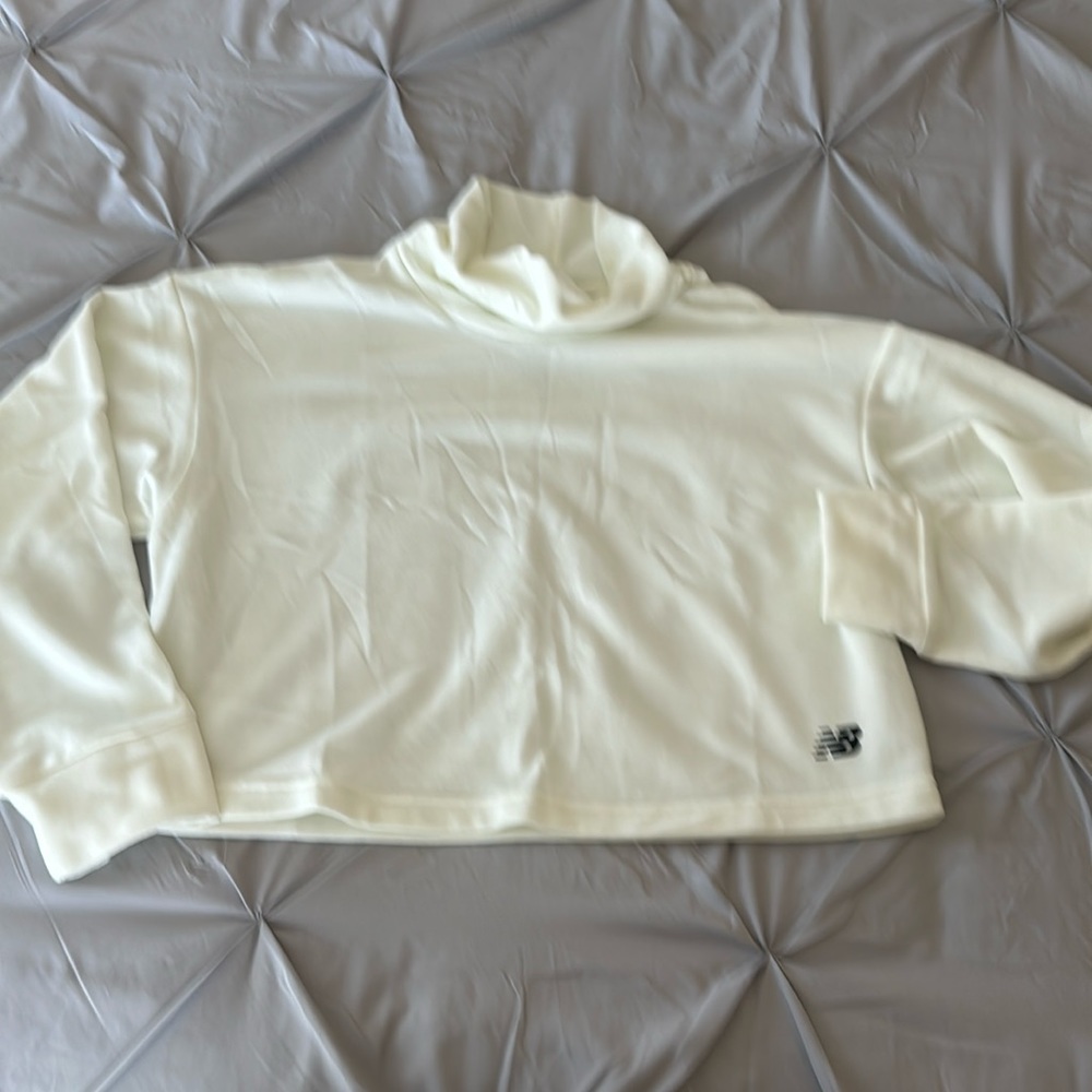 New Balance | White Mock Neck Long Sleeve Fleece Crop Sweatshirt Size XL